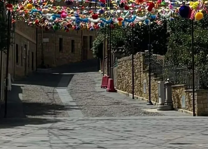 Domu Antiga Encantadora Casa Sarda Con Patio Privado-hasta 5 Huespedes