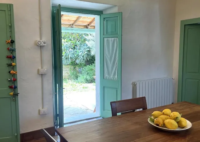 Domu Antiga Encantadora Casa Sarda Con Patio Privado-hasta 5 Huespedes * Collinas