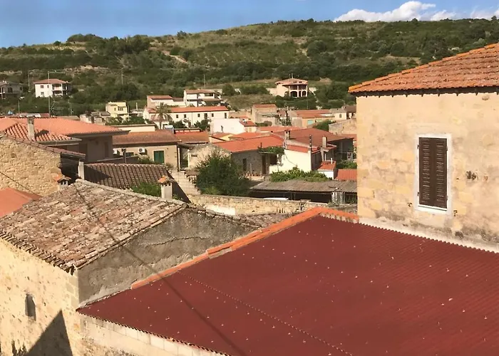 Encantadora Casa Sarda En El Centro Histórico De Con Patio Privado Y Tranquilidad Сasa de vacaciones *